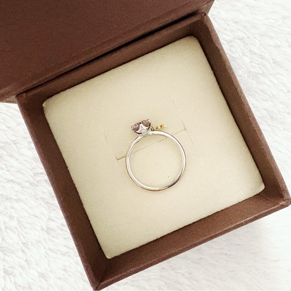 Japanese Festaria Wish Upon A Star 10K White Gold Lilac Sapphire Star Ring - Picture 11 of 12